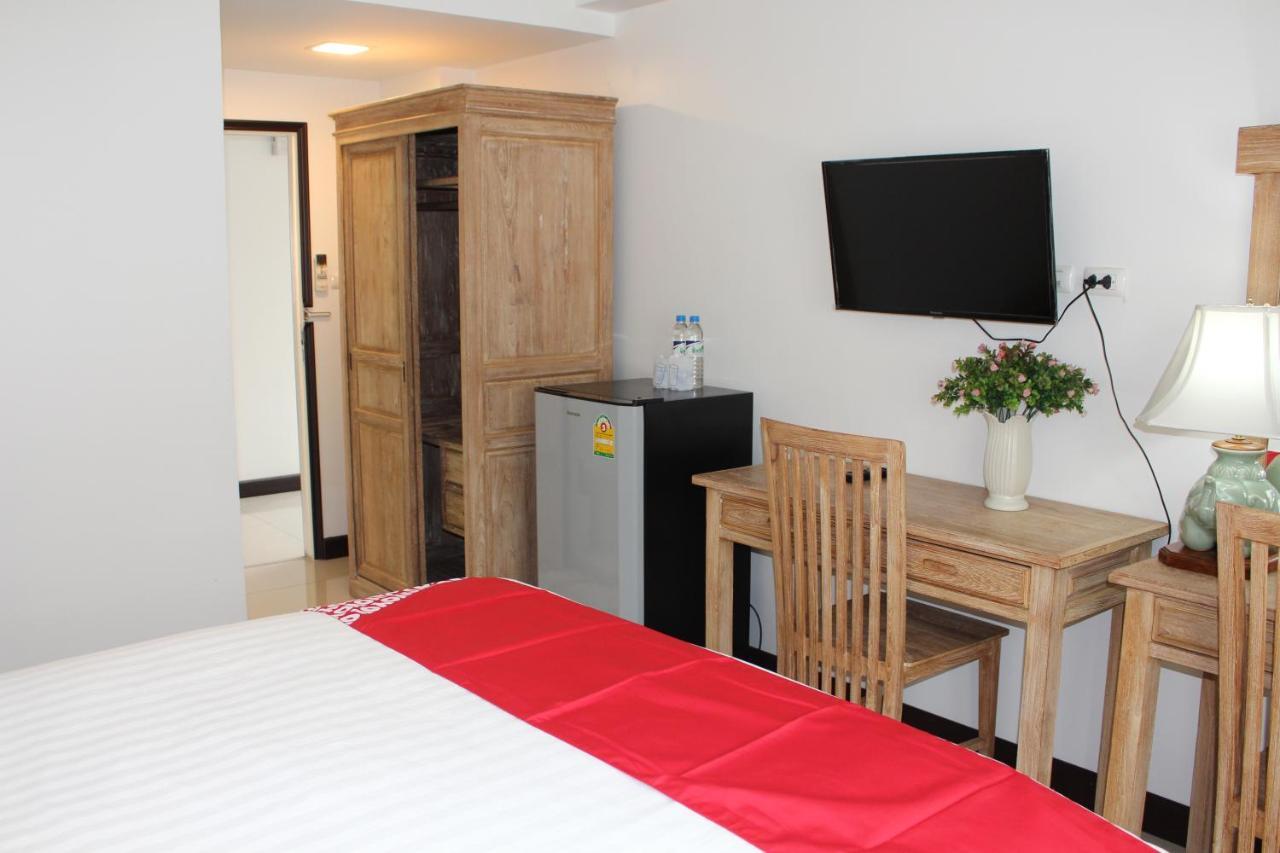 Oyo 75409 Premium The Family Hotel 치앙마이 외부 사진