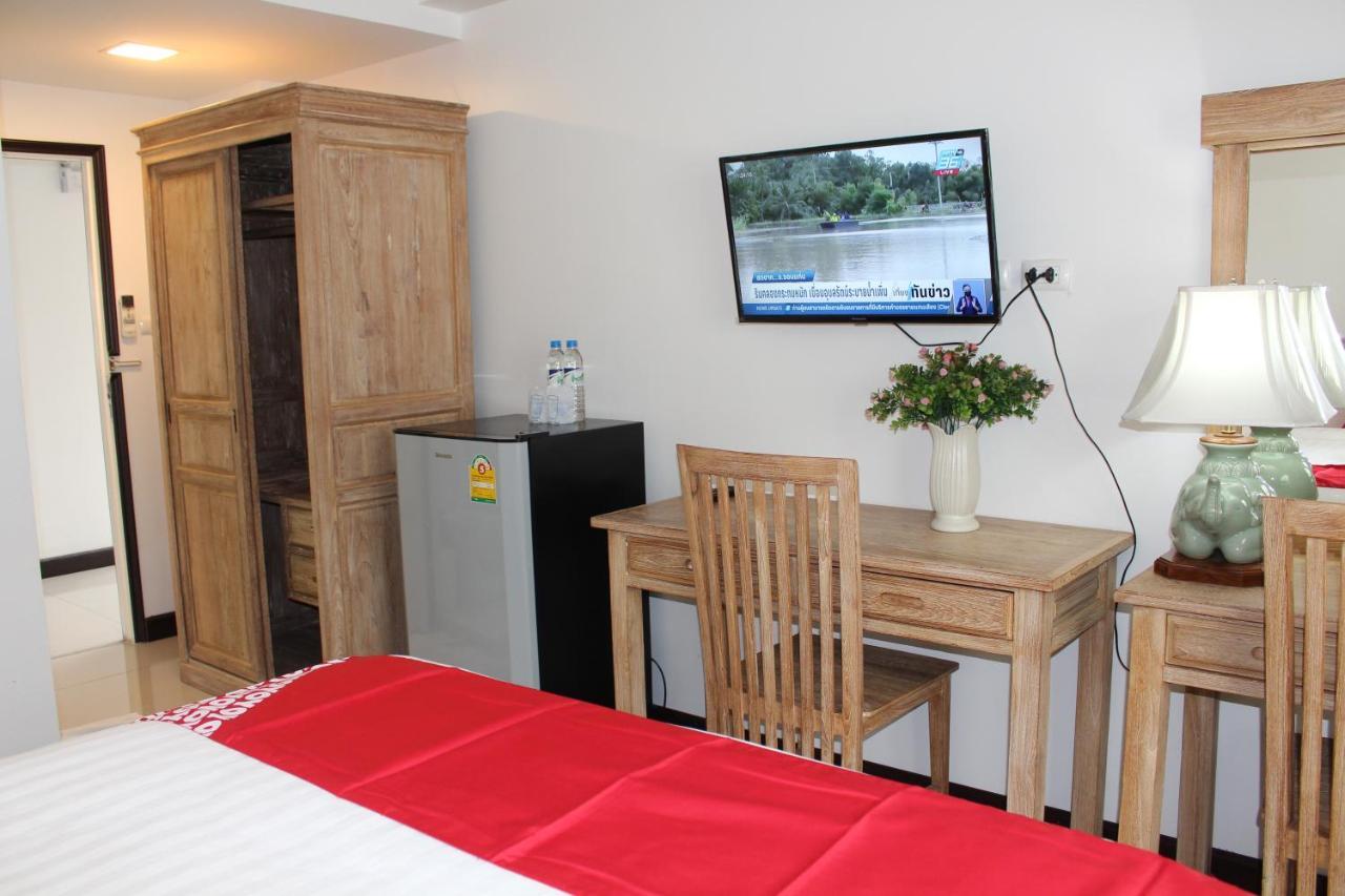 Oyo 75409 Premium The Family Hotel 치앙마이 외부 사진